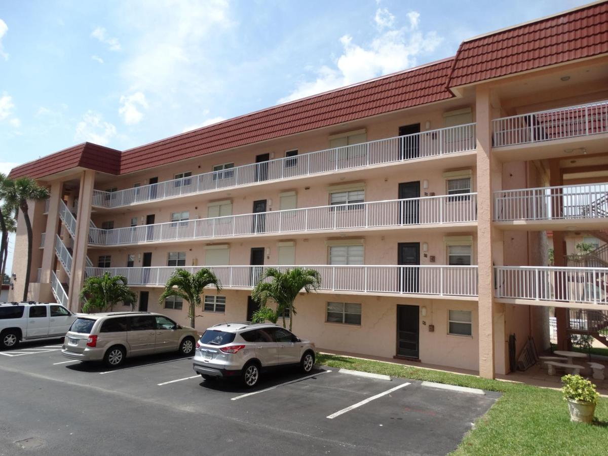 Spanish Main Unit 4- Direct Oceanfront Condo! Коко-Біч Екстер'єр фото